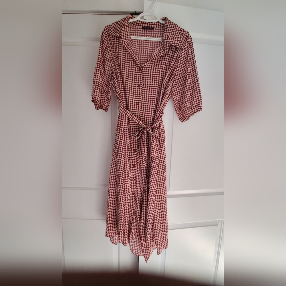 BloomChic Red and White Puff Sleeve Midi Dress - Picture 2 of 4